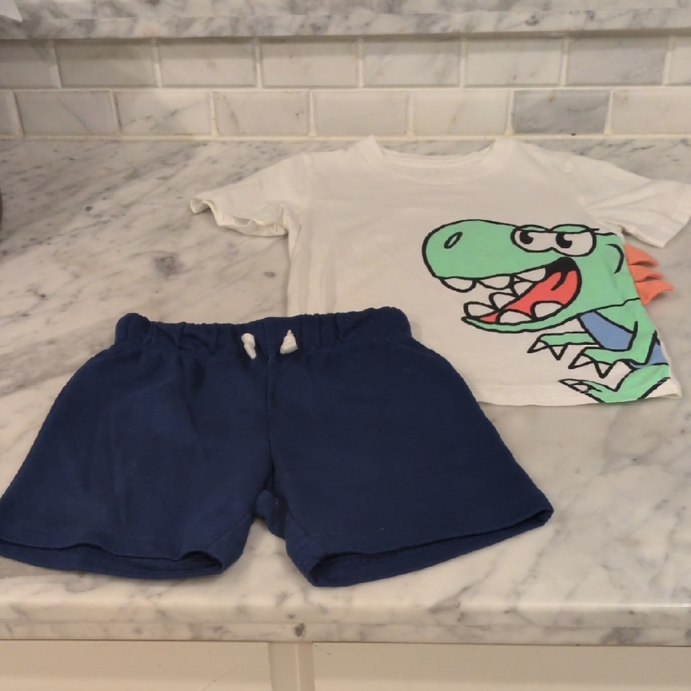ADORABLE H&M Boys 2-piece Dinosaur Set- 4T